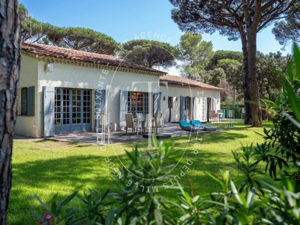 Domaine d'Exception à Proximité Immédiate des Plages de Pampelonne