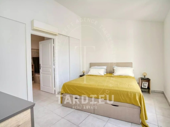 Grimaud : appartement lumineux résidence contemporaine