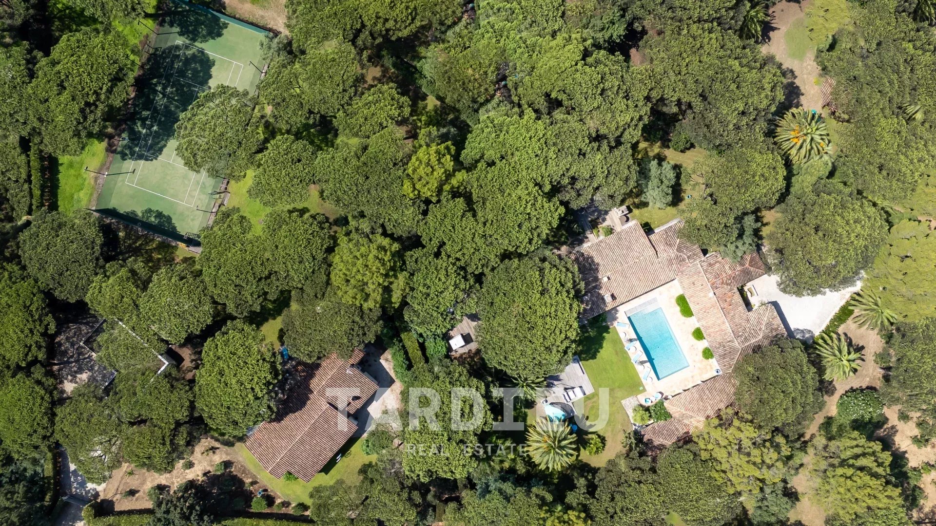 Domaine de pins, proche plages Pampelonne