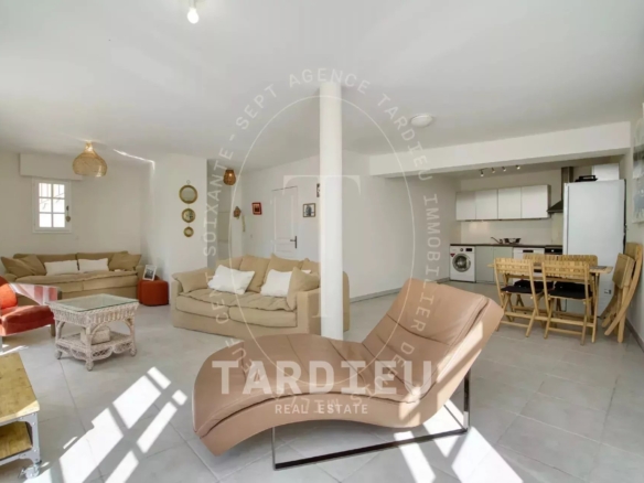 Grimaud : appartement lumineux résidence contemporaine