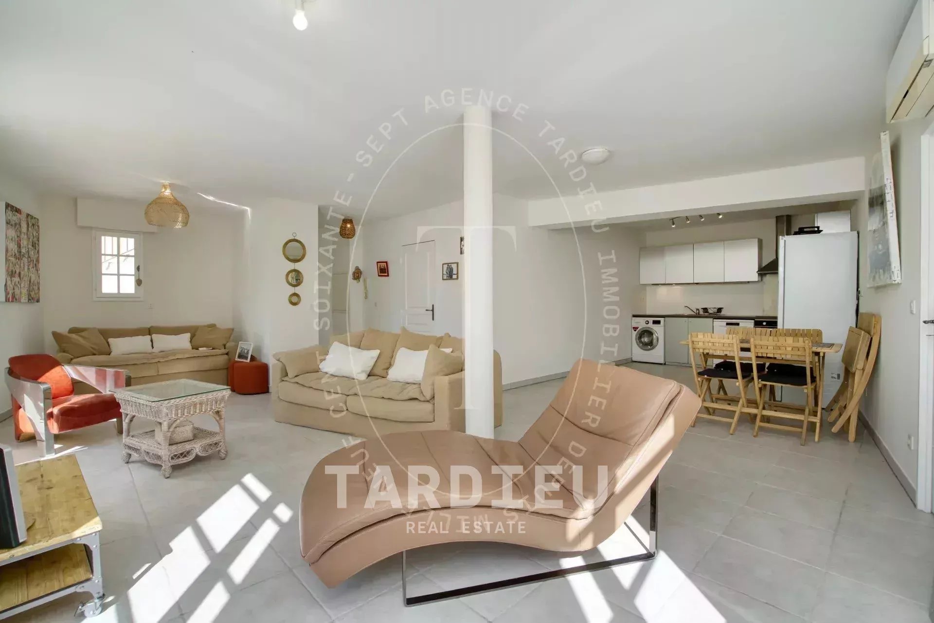 Grimaud : appartement lumineux résidence contemporaine