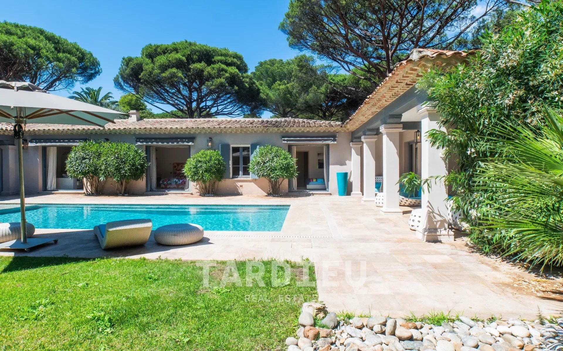 Domaine de pins, proche plages Pampelonne