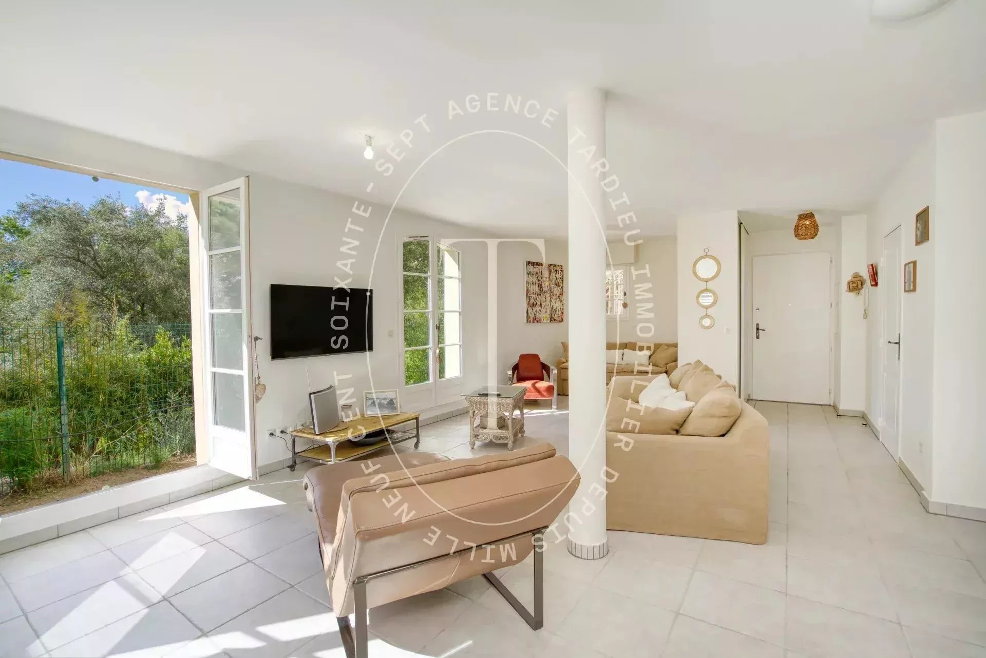 Rare Three-Room Apartment in the Vibrant Heart of the City