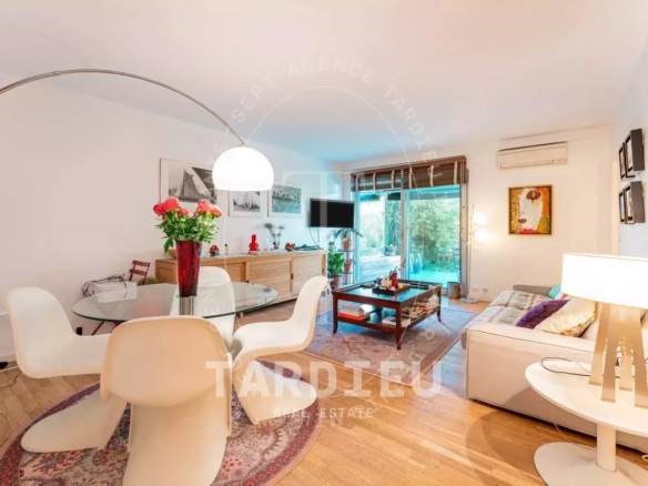 Appartement jardin, cœur de Saint-Tropez