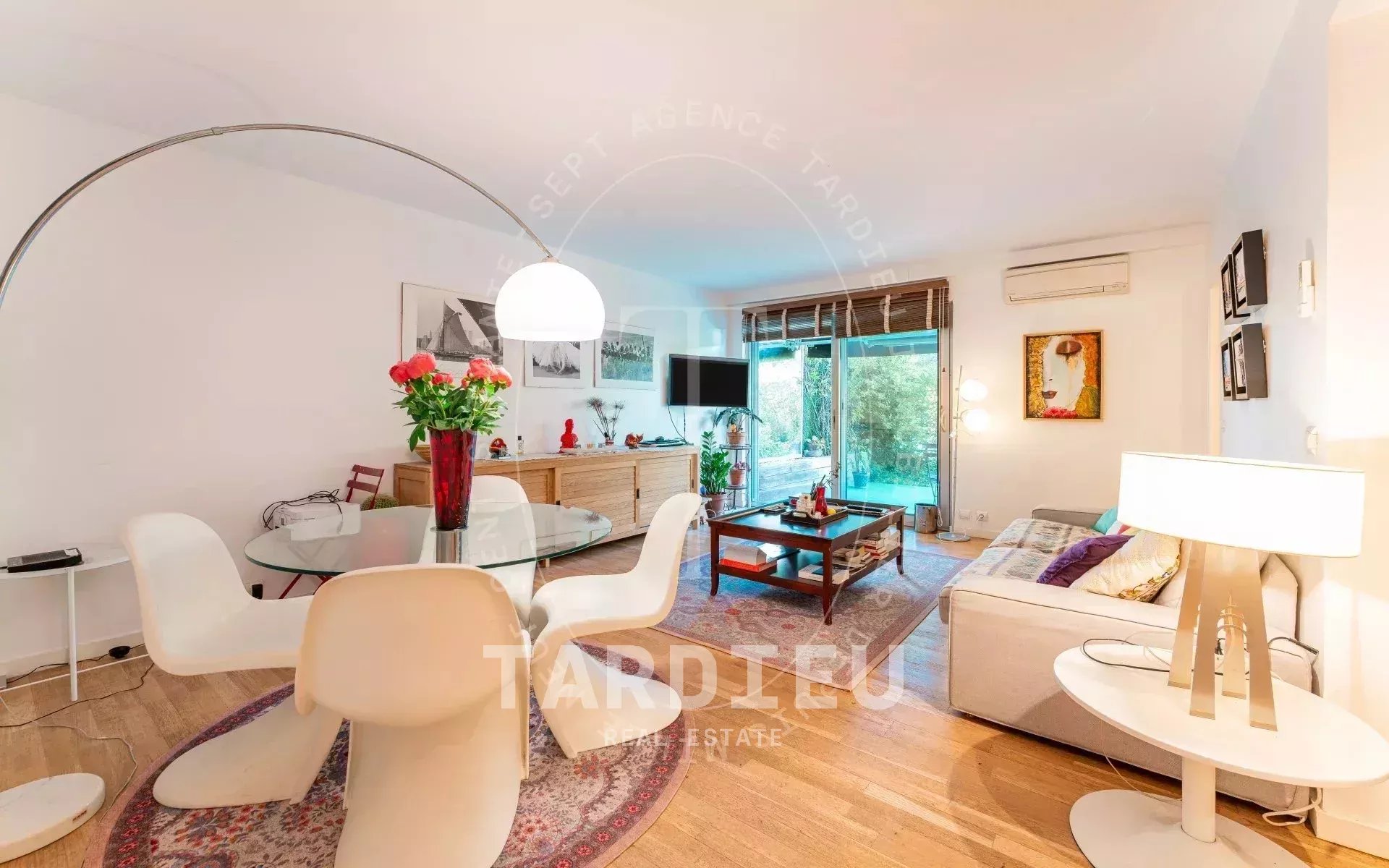 Appartement jardin, cœur de Saint-Tropez