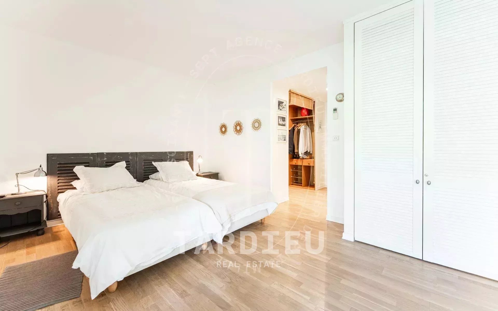 Appartement jardin, cœur de Saint-Tropez