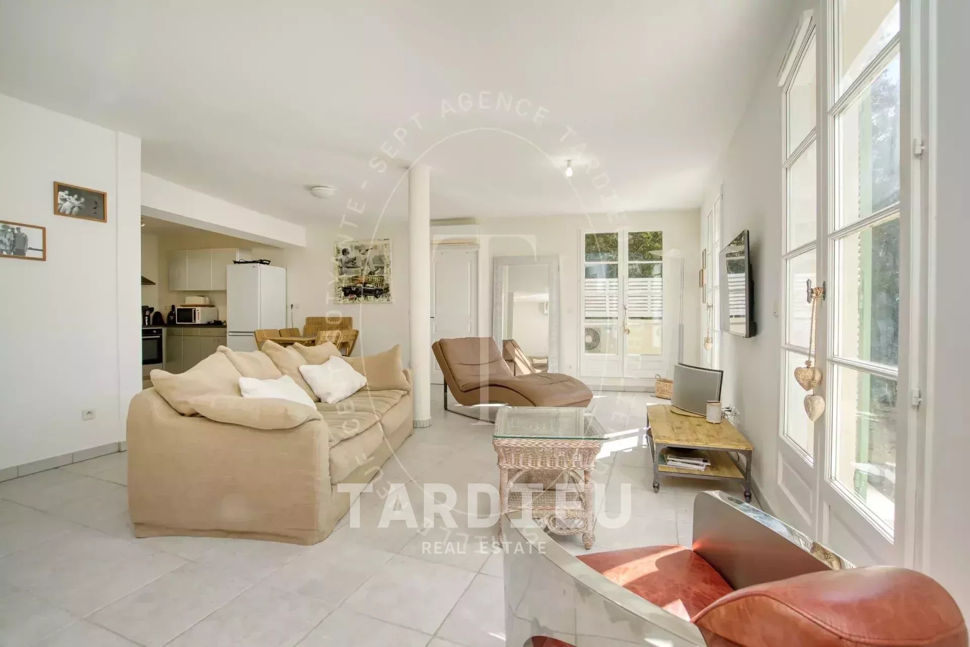 Grimaud : appartement lumineux résidence contemporaine