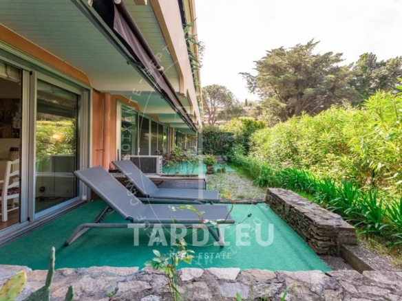 Appartement jardin, cœur de Saint-Tropez