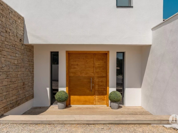 Maison moderne avec vue dégagée sur les vignes