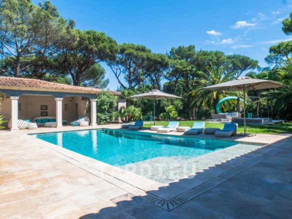 Domaine de pins, proche plages Pampelonne