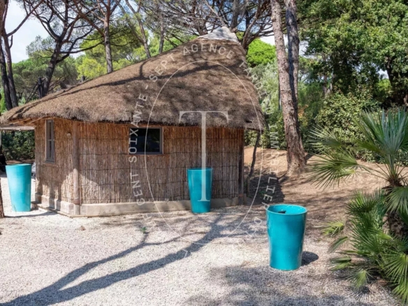 Domaine d'Exception à Proximité Immédiate des Plages de Pampelonne