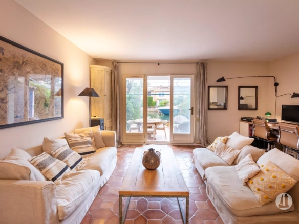 Maison avec amarrage