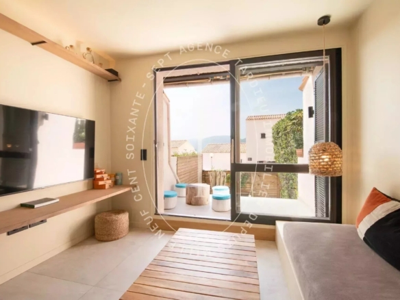 Exceptional pied-à-terre avec piscine, à deux pas du centre