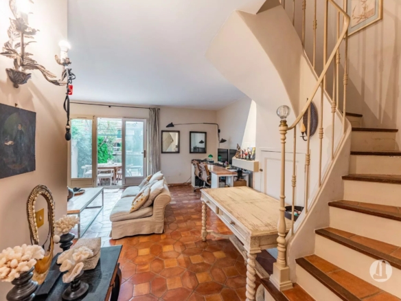 Maison avec amarrage