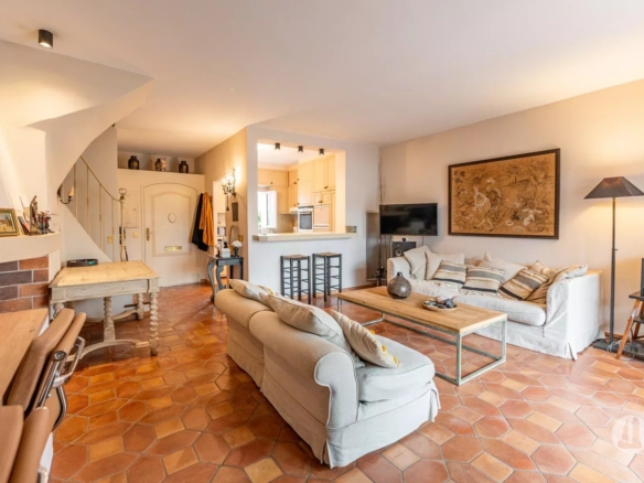 Maison avec amarrage