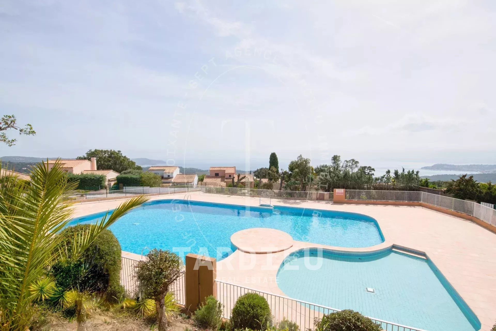 Appartement centre-ville, accès piscine