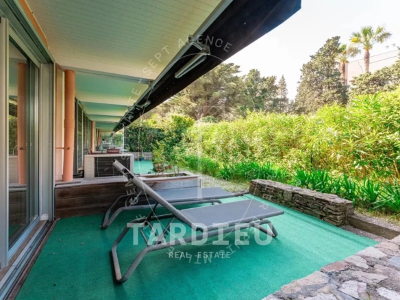 Appartement jardin, cœur de Saint-Tropez