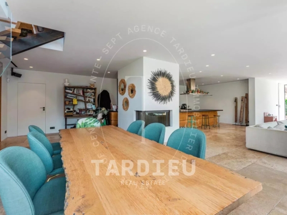 Saint-Tropez Centre : Résidence rénovée 205m²