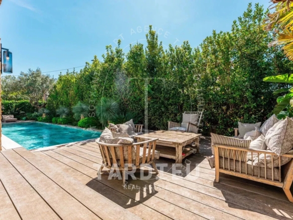 Saint-Tropez Centre : Résidence rénovée 205m²