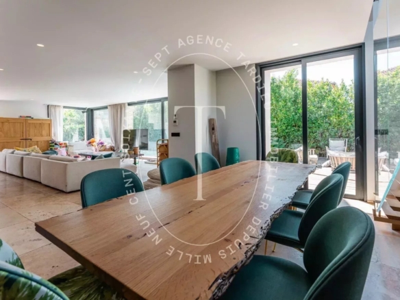 Élégante Villa au Cœur Vibrant de Saint-Tropez