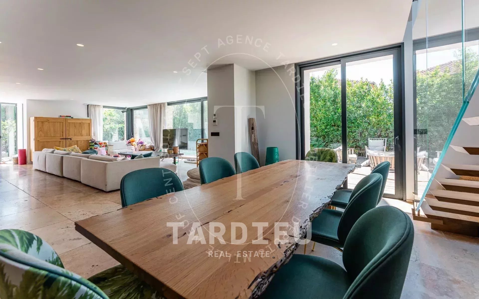 Saint-Tropez Centre : Résidence rénovée 205m²