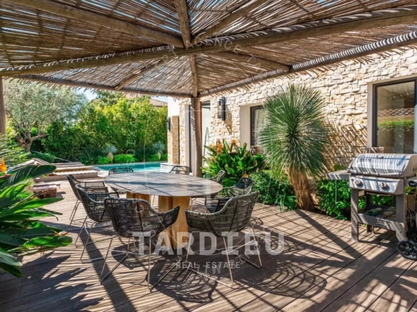 Saint-Tropez Centre : Résidence rénovée 205m²