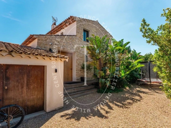 Élégante Villa au Cœur Vibrant de Saint-Tropez