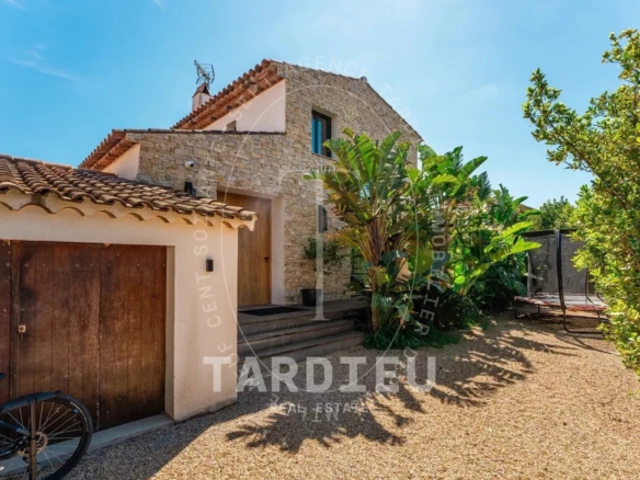 Saint-Tropez Centre : Résidence rénovée 205m²