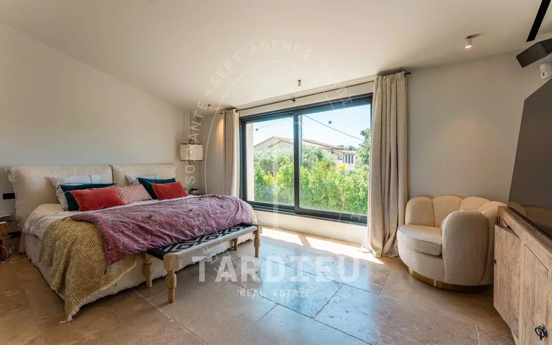 Saint-Tropez Centre : Résidence rénovée 205m²