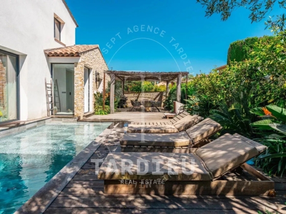 Saint-Tropez Centre : Résidence rénovée 205m²