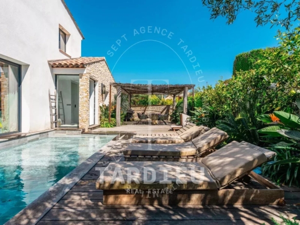 Saint-Tropez Centre : Résidence rénovée 205m²