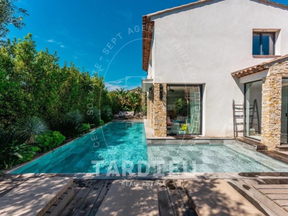 Saint-Tropez Centre : Résidence rénovée 205m²