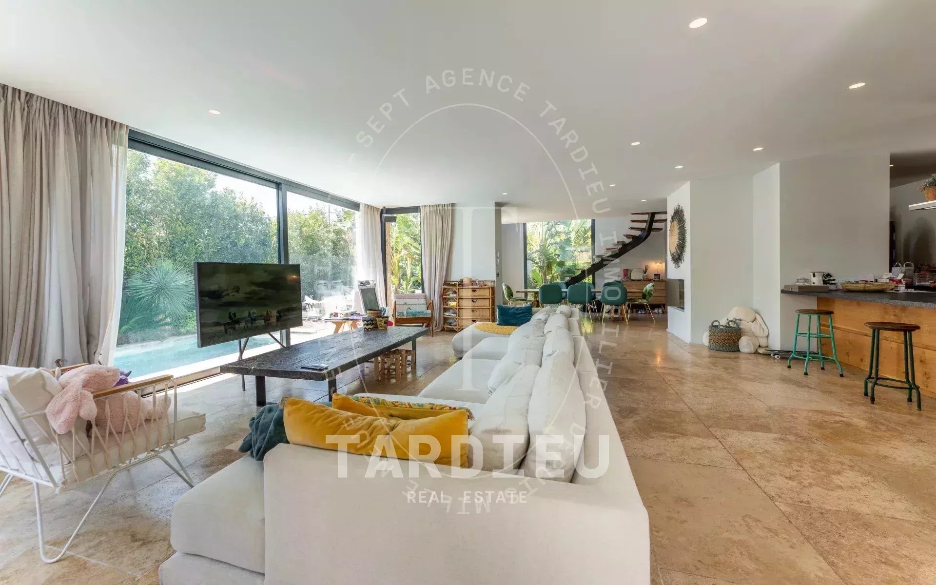 Saint-Tropez Centre : Résidence rénovée 205m²