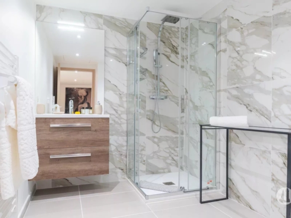 Appartement neuf proche Place des Lices