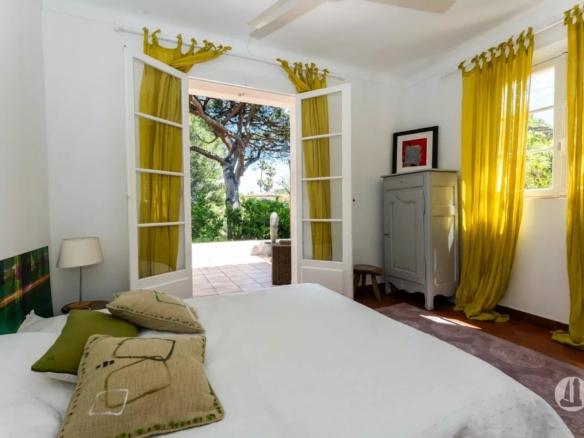 Exclusivité OFF MARKET - Maison à pied du village de Saint-Tropez