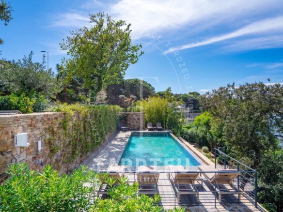 Villa rénovée, accès mer, Saint-Tropez