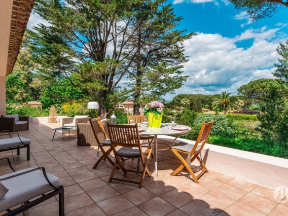 Exclusivité - Maison à pied du village de Saint-Tropez