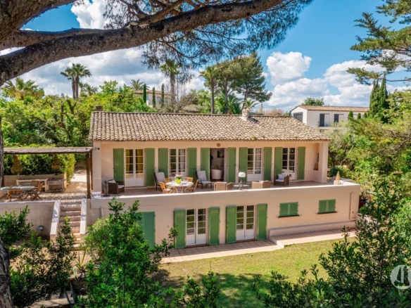 Exclusivité - Maison à pied du village de Saint-Tropez