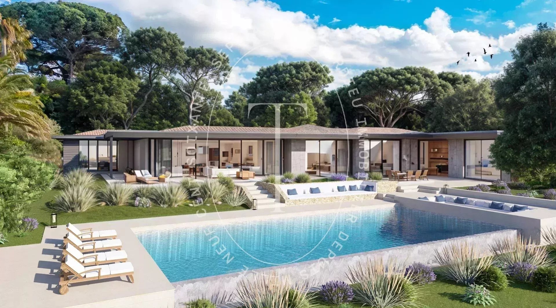 Propriété d’Exception avec Vues Panoramiques Époustouflantes sur la Riviera à Saint-Tropez
