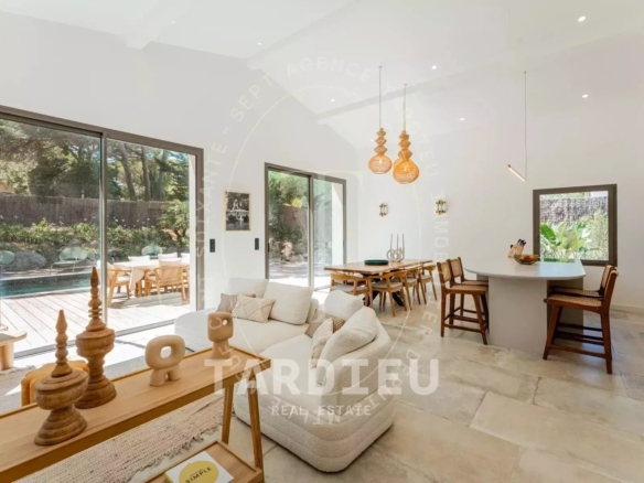 Villa 5 Chambres Proche des Salins