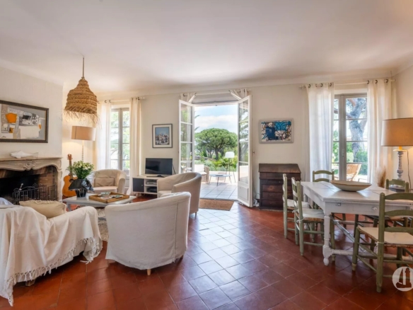 Exclusivité - Maison à pied du village de Saint-Tropez