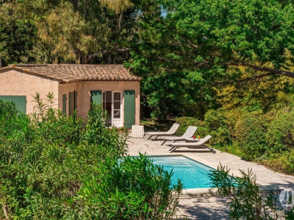 Exclusivité - Maison à pied du village de Saint-Tropez