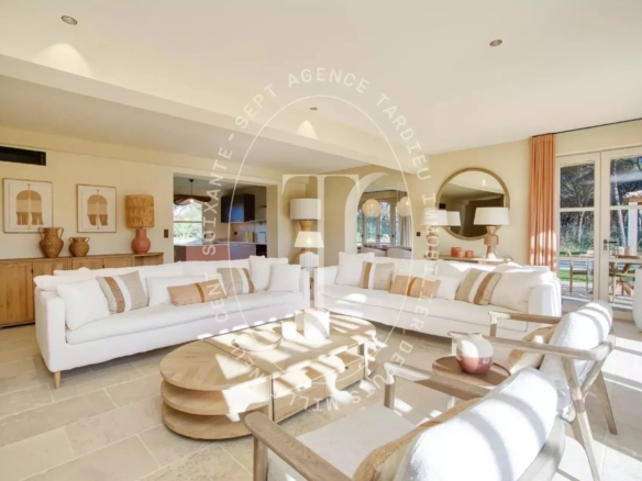 Superbe villa à L'Escalet avec piscine
