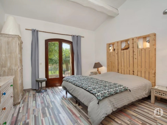 LA CROIX VALMER - VILLA