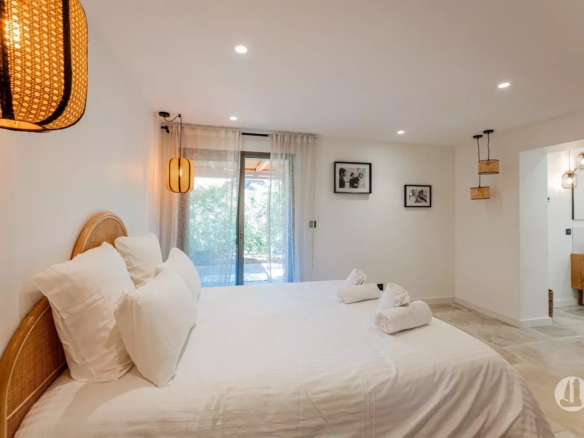 Villa 5 chambres, plage des Salins à Pied