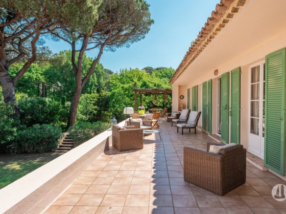 Exclusivité - Maison à pied du village de Saint-Tropez
