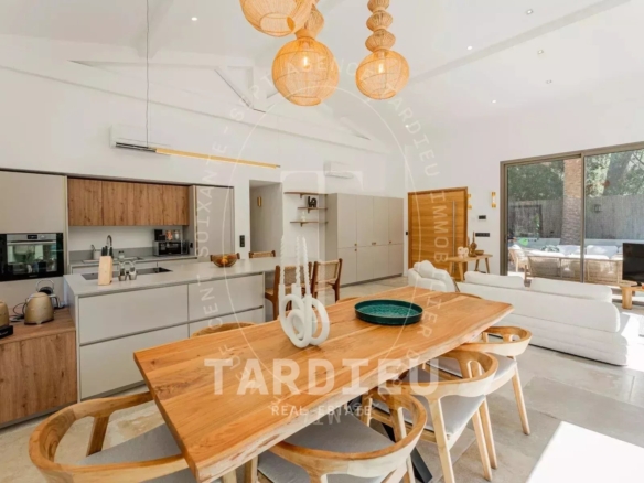 Villa 5 Chambres Proche des Salins