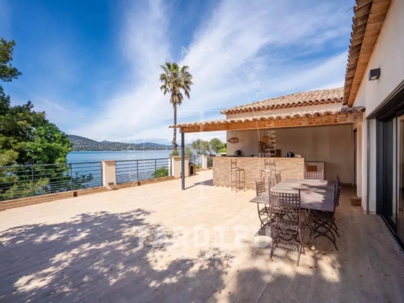 Villa rénovée, accès mer, Saint-Tropez