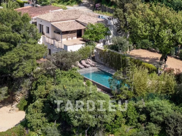 Villa rénovée, accès mer, Saint-Tropez