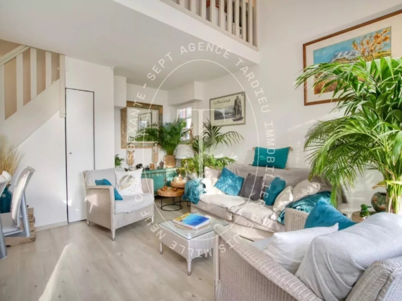 DUPLEX D'EXCEPTION - AU CŒUR DE SAINT-TROPEZ